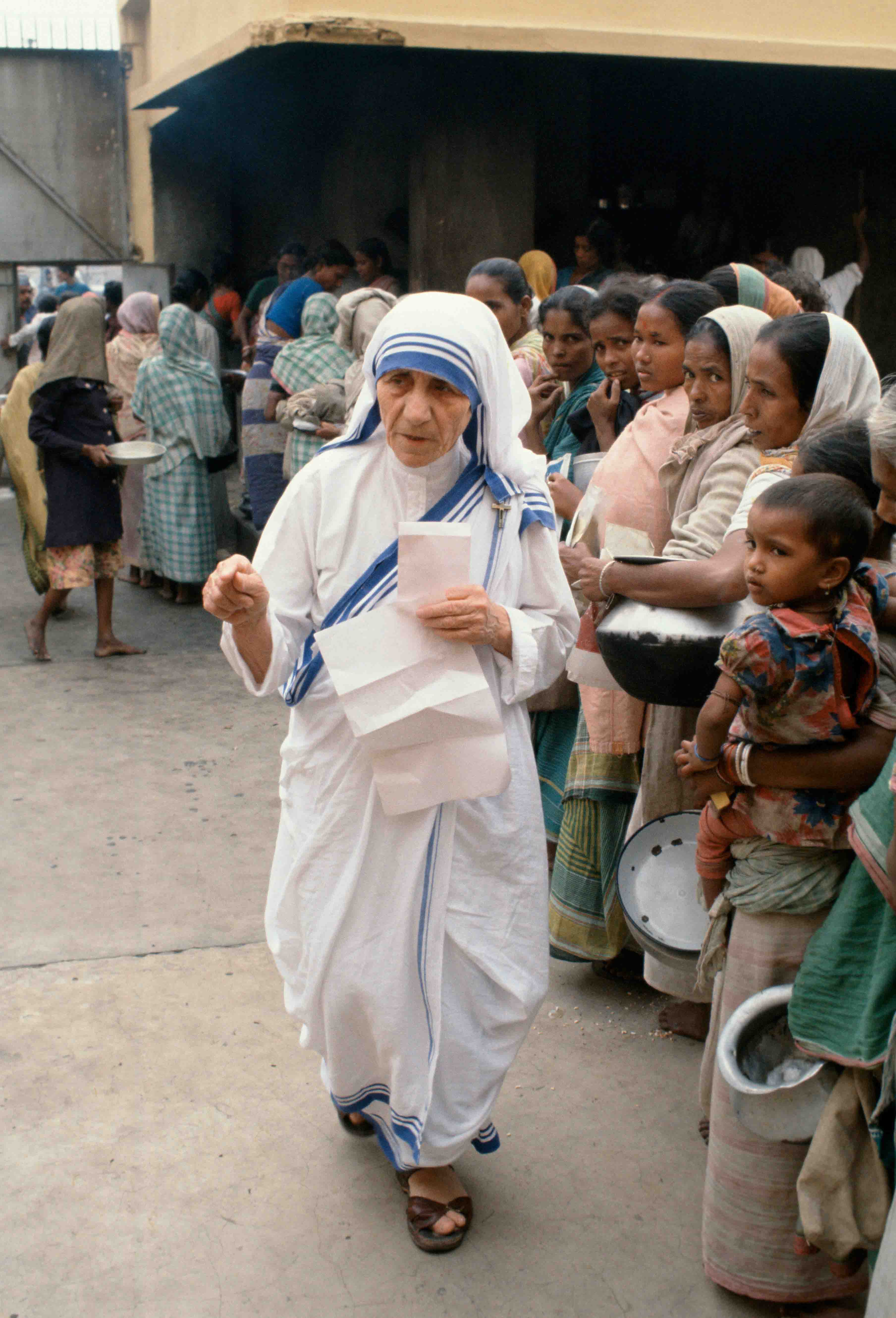 BJ1MM1 Mother Teresa of Calcutta at her mission to aid poor and starving people, Calcutta, India