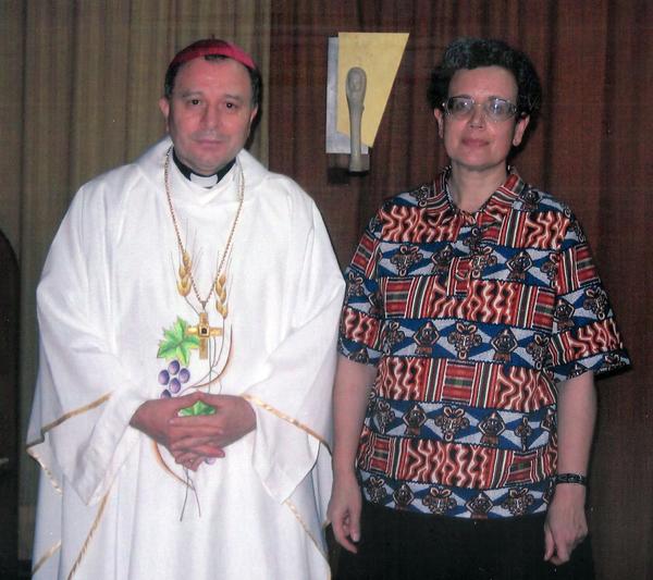 Silvia con Mons. Eliseo Antonio Ariotti